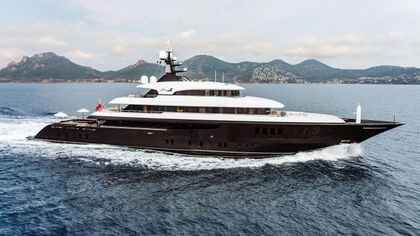 221' Icon 2010 Yacht For Sale