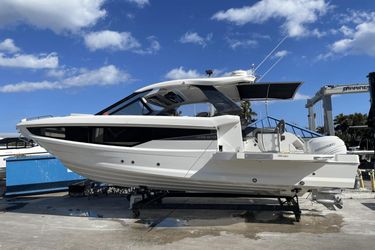 32' Galeon 2023