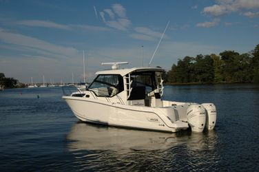 32' Boston Whaler 2023 Yacht For Sale