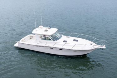 35' Tiara Yachts 2001