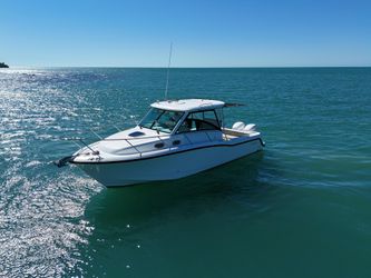 31' Boston Whaler 2015