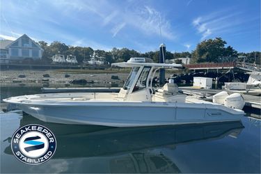 28' Boston Whaler 2022