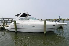 Cruisers Yachts 3672 Express