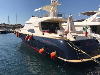 72' Mochi Craft 2010