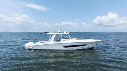 42' Boston Whaler 2020