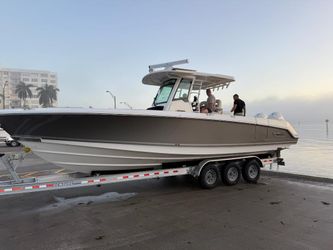 33' Boston Whaler 2023