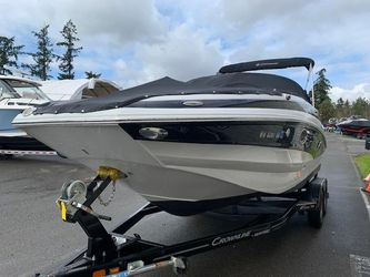 23' Crownline 2020