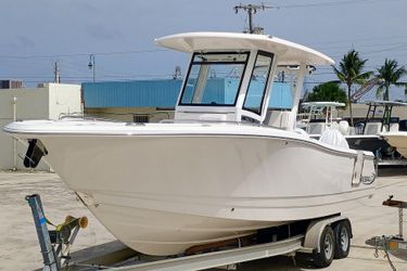 27' Robalo 2025