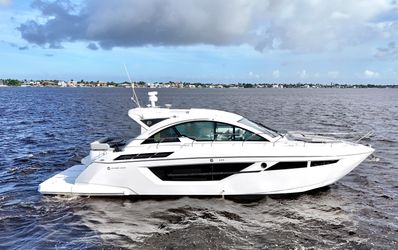 50' Cruisers Yachts 2020 Yacht For Sale