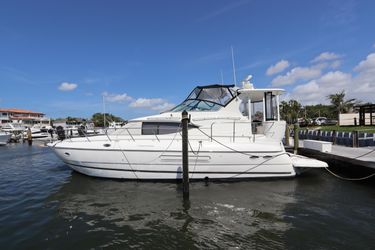 44' Cruisers Yachts 2000