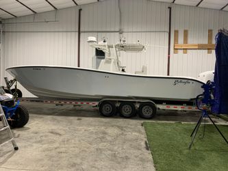 35' Yellowfin 2009