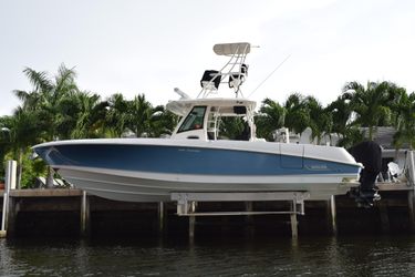 35' Boston Whaler 2017